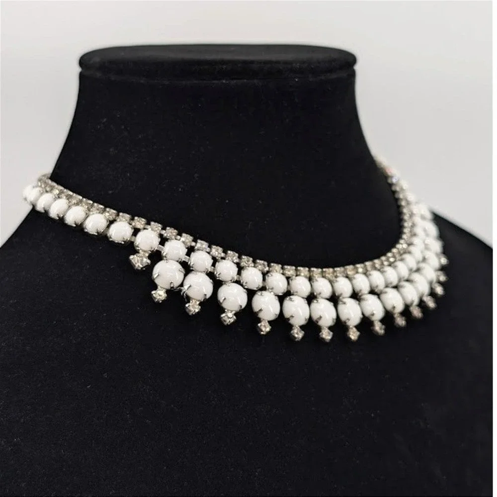 VTG Kramer New York Milk Glass Bib Necklace Choker Clear Rhinestone Silver‎ Tone
